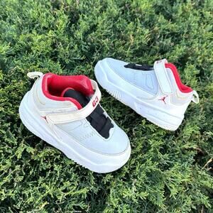 Jordan Max Aura 3 Toddler Athletic Shoes Size 8 White University Red